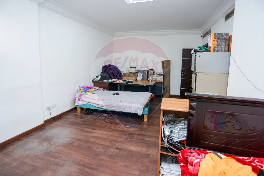 Apartment for Sale 240 m Stanly (Directly on the Sea.)