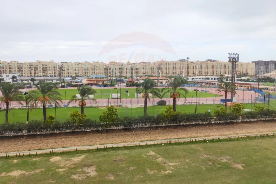 شقه للبيع 206 م سموحة ( كومباوند جراند فيو )