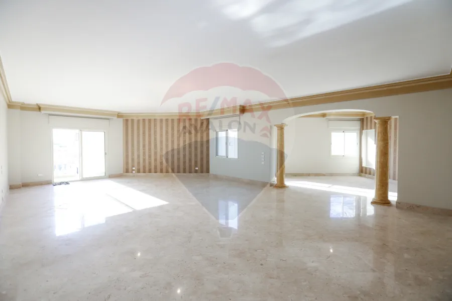 (شقة للبيع 550 م كفر عبده (  ميدان سان جينى _ عمارة اللوتس