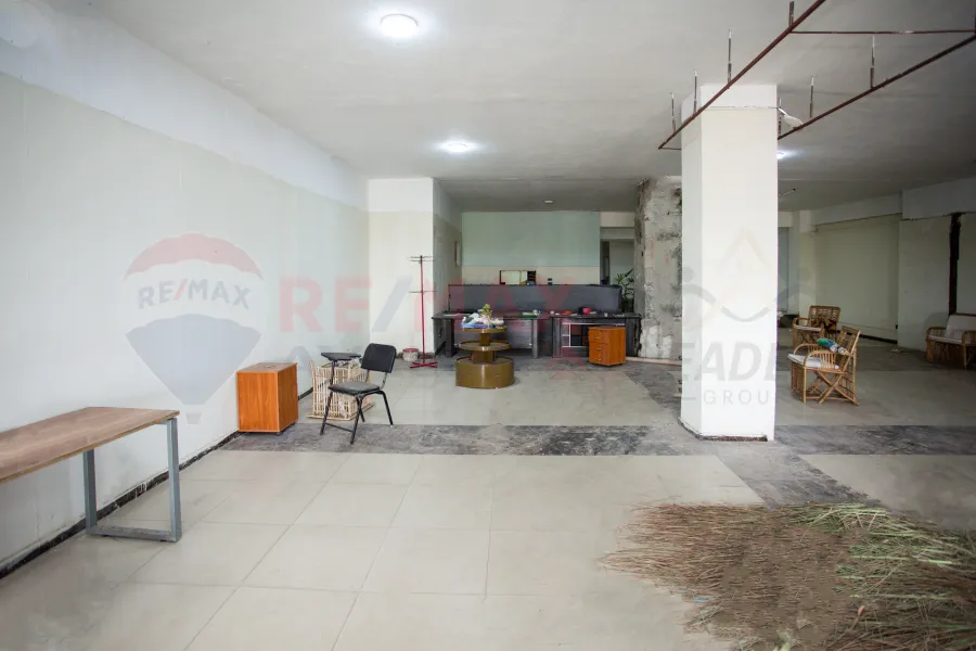 محل للإيجار 371 م المطار (بجوار مستشفي طلعت مصطفي)