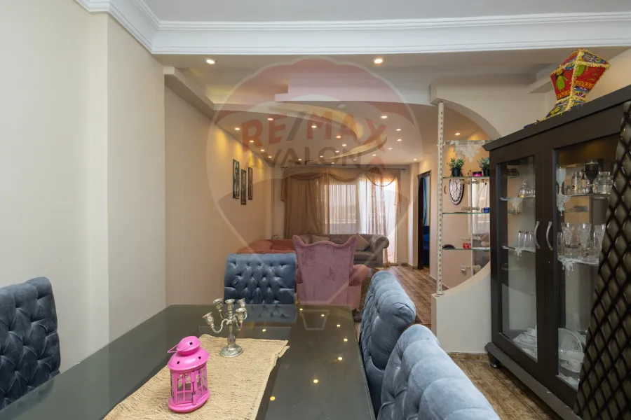 شقة للبيع 130 م  ستانلي (ش احمد فؤاد درويش)