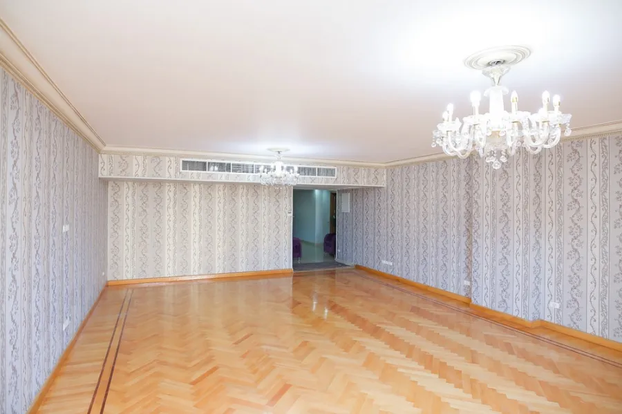 شقة للبيع 290م سموحة ( ش ألبرت الاول - أبراج دلتا لايف )