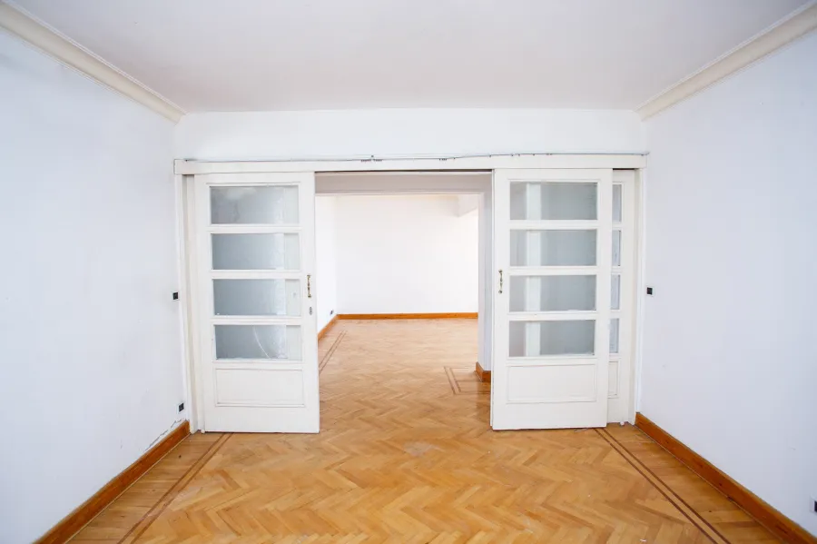 شقة مسجلة للبيع 123 م لوران (على البحر مباشرة)