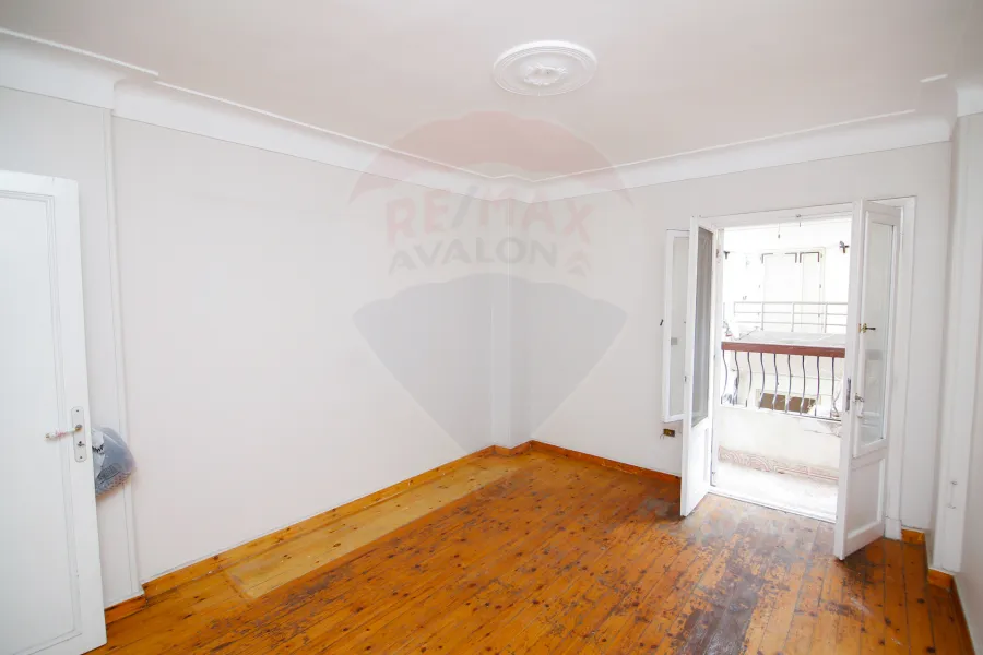 Apartment for sale 200 m Sporting (teba st)