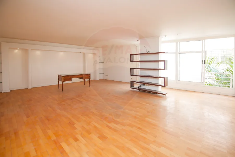 شقة للبيع 270 م كفر عبده (ش الإسماعيلية)