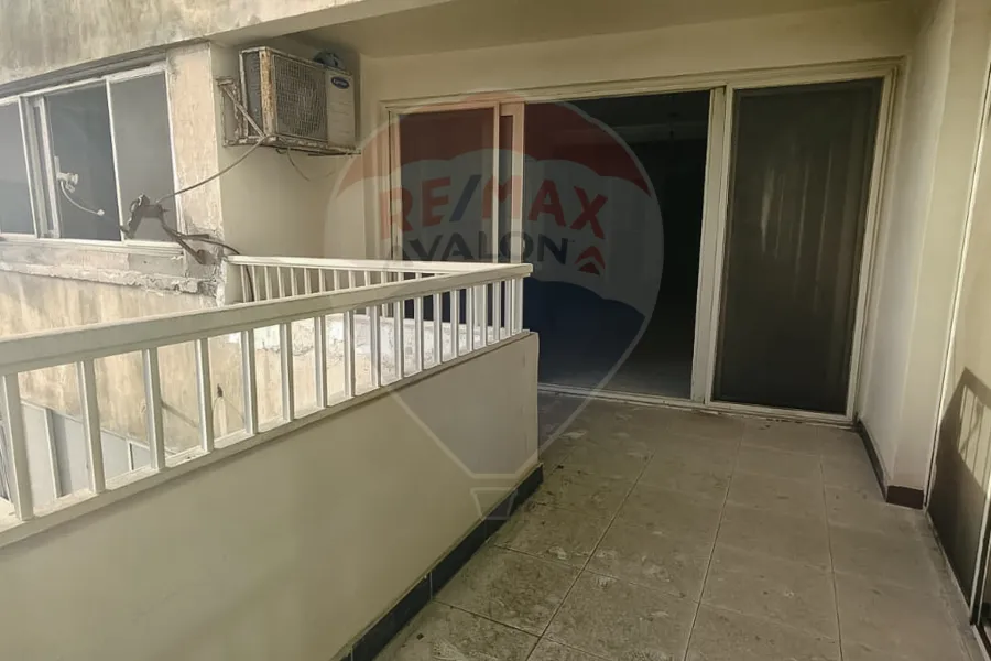 شقة للبيع 160 م سان ستيفانو (علي البحر مباشرة)