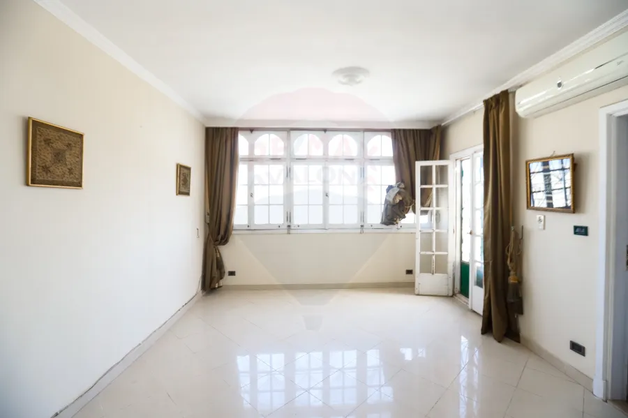 شقة للبيع 275م سموحة  (  ش بهاء الدين الغتوري )