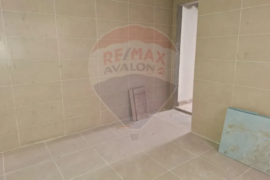 شقه للبيع 180 م سموحة (جراند فيو)