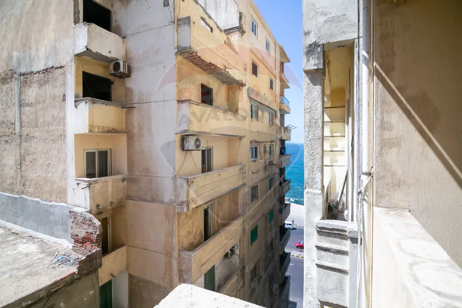 Apartment for sale 200 m Ibrahimia (second number from the sea)