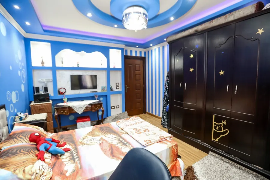 شقة للبيع 200م رشدي (متفرع من ش رشدى باشا)