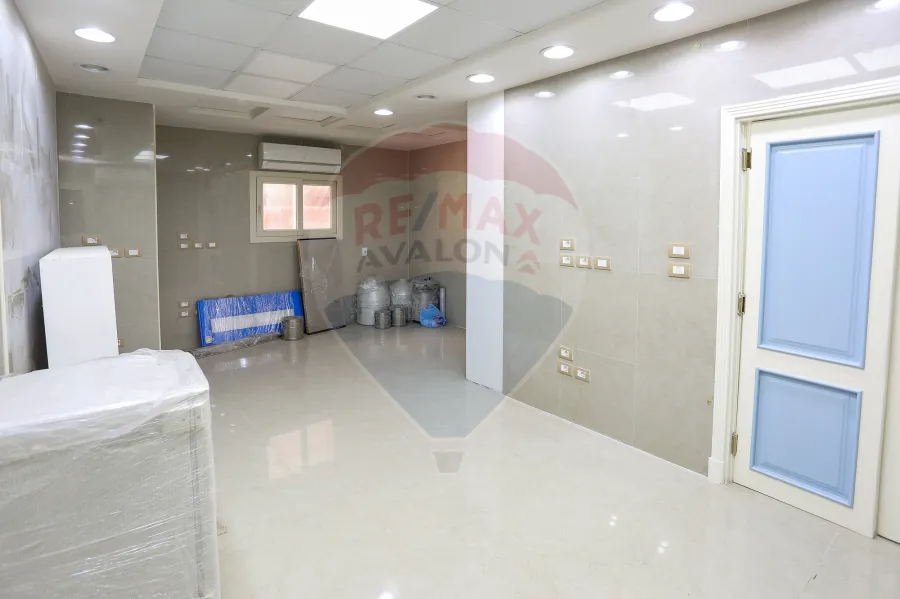 Administrative Unit Licensed for rent 360 m El Hadaya (steps from the El Hadaya tram)