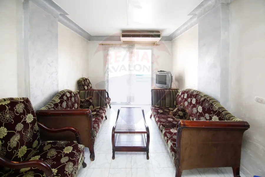 شقة للبيع 105 م المندرة (ش جمال عبد الناصر)