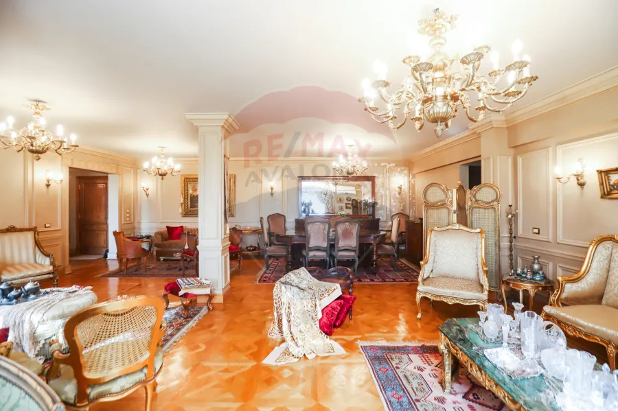 شقة للبيع 370 م كفر عبده (ش سكينة بنت الحسين)