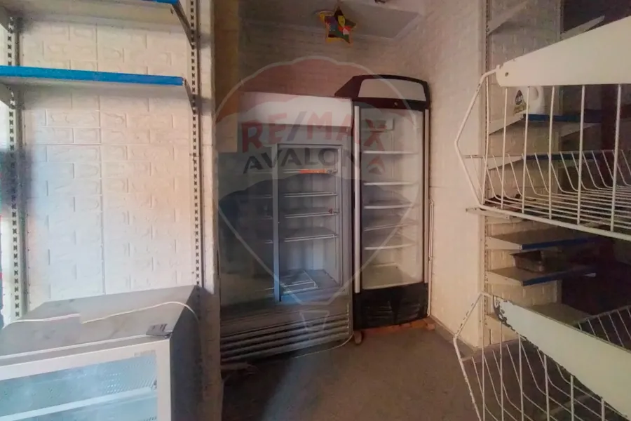 Shop for sale 42 m Kafr Abdo (next to Al-Limbi Park)