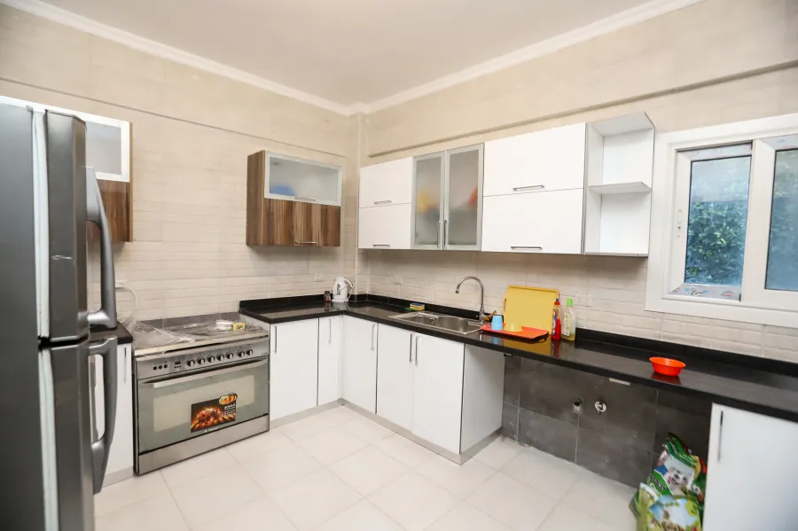 فيلا مرخصة ومسجلة للبيع 650م كينج مريوط (كومباوند 8)