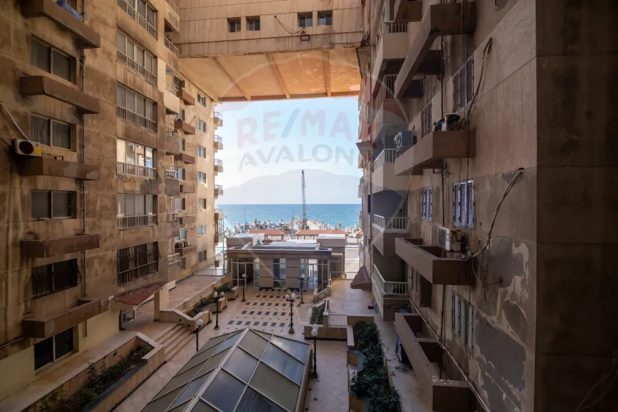 Apartment for sale 155 m Louran (building first row on the sea)