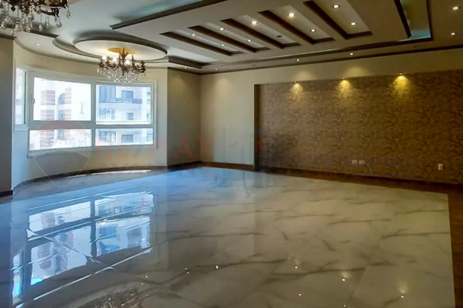 شقة للبيع 205 م رشدي (ش سوريا - برج براند)