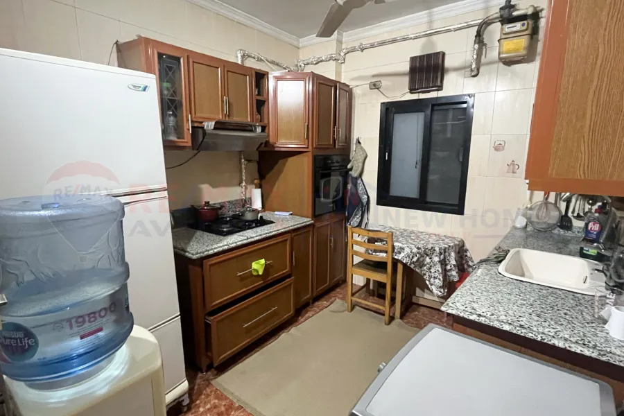 شقة للبيع 120 م رشدي (علي الترام مباشرة)