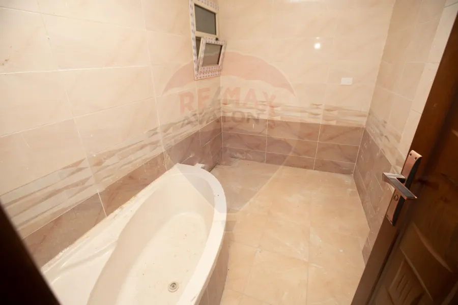 شقة للبيع 240 م مصطفى كامل (على الترام مباشرة) - أول سكن - شقة ناصية