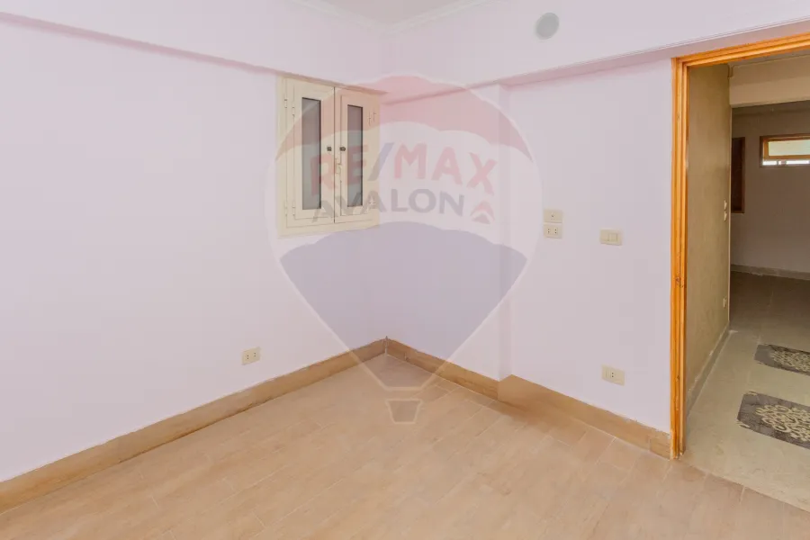 شقة للبيع 131 م سموحة (بجوار جرين تاورز)-1