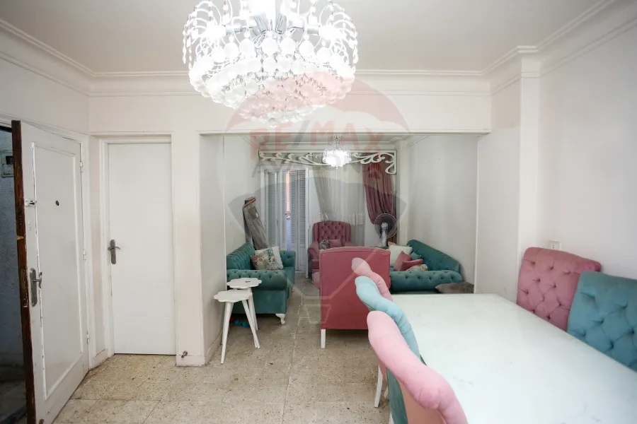 شقة للبيع 80 م جناكليس (ش عمر المختار)