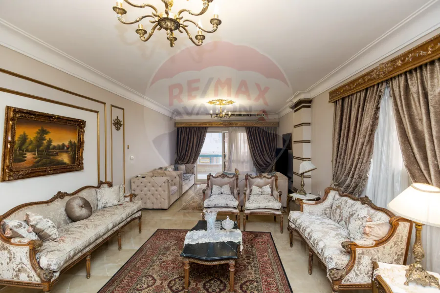 شقة للبيع 210 م سيدي بشر(تاني نمرة البحر)