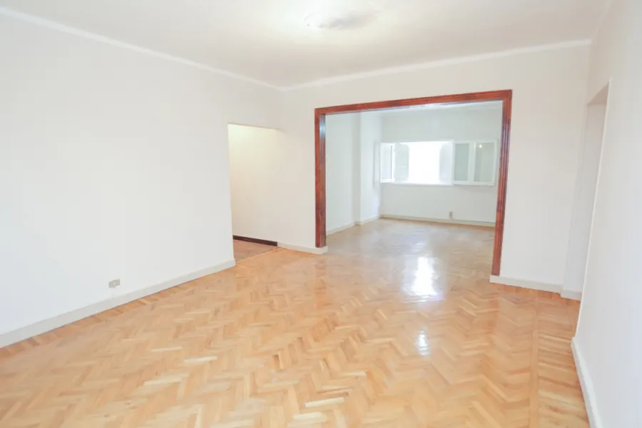 شقة للايجار 230م لوران (شارع أبوقير الرئيسي)