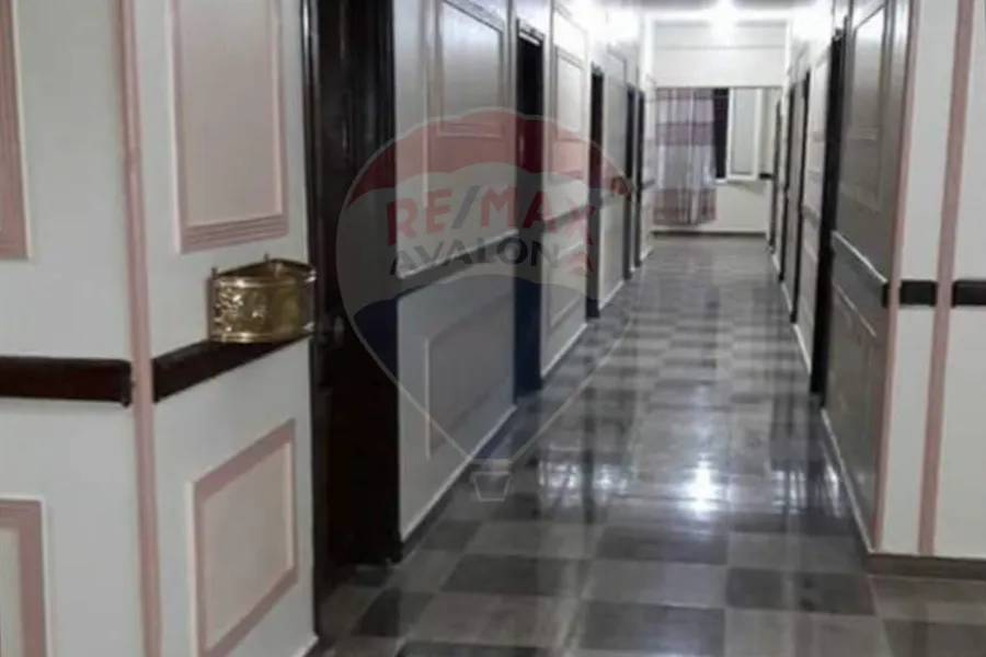 فندق و مطعم للبيع 1,070 م القاهرة (الحسين)