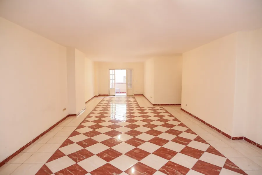 شقة للبيع 210م ستانلى (ش عبد الحميد العبادي)