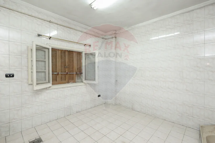 Complete property for sale 300 m Miami (Baron Cafe St. - steps from El Guish Road)