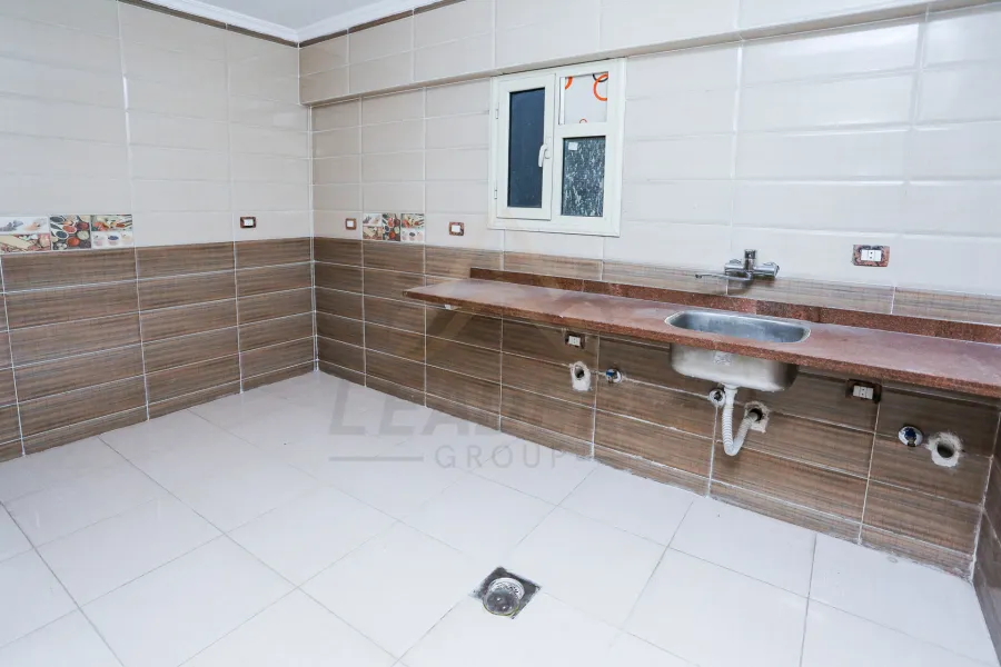 شقه للايجار 280 م جليم (ش مصطفي ماهر)