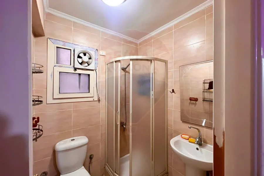 شقة للايجار 120 م  صافى ثروت (ش عبد الحميد الديب)