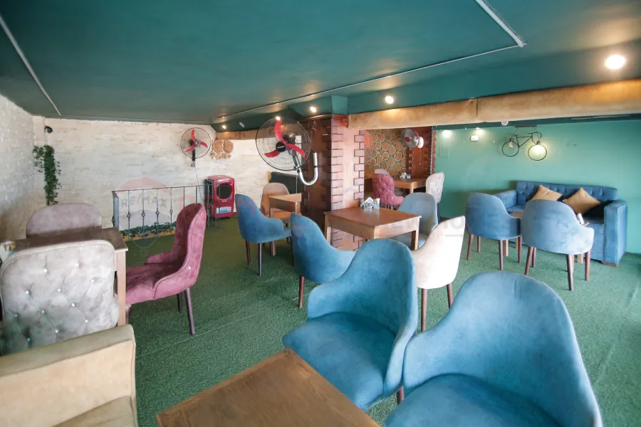 محل للإيجار المفروش أرضى 100م+ صندرة الإبراهيمية (على البحر مباشرة )