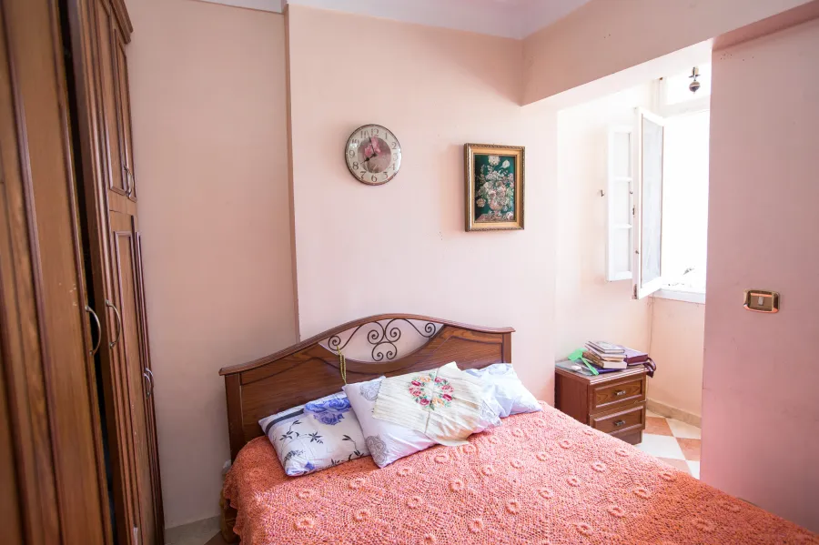 شقة للبيع 82 م صافي محرم بك ( ش الرصافة )