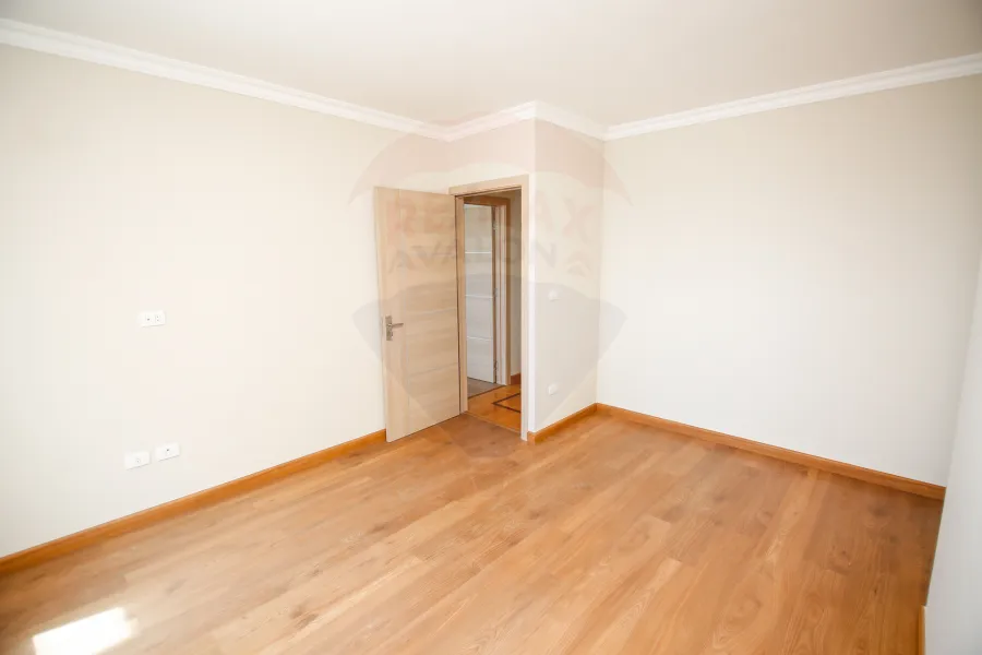 Apartment for sale 340m Stanly (Directly on the sea- brand building)