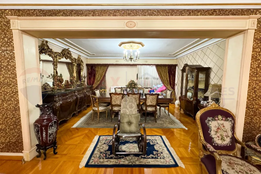 شقة للبيع 218 م محطة الرمل (ش فؤاد مباشرة)