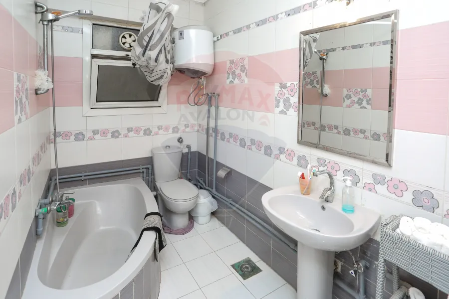 شقة للبيع 255 م سموحة (ش كمال الدين صلاح)