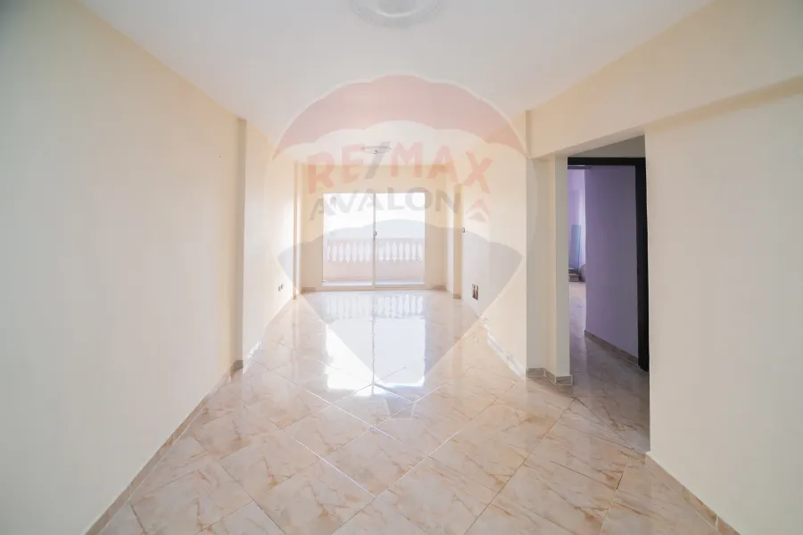 شقة للبيع 107 م  محرم بك (حي محرم باشا)