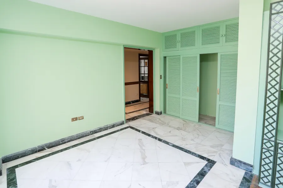 شقة للبيع 350 م رشدى (شارع المعسكر الروماني)