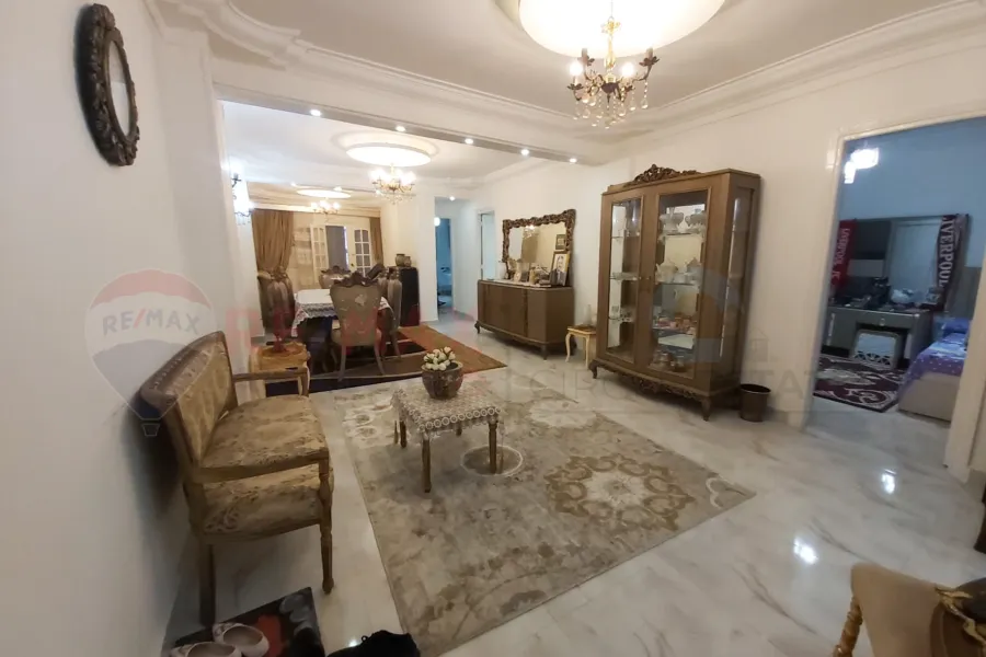 شقة للبيع العصافرة (شارع جمال عبدالناصر)  160 م