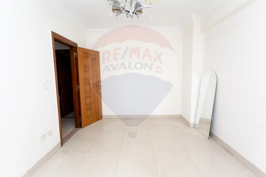 Administrative apartment for sale 163 m Camp Shizar (Main Port Said St.- Brand Building)