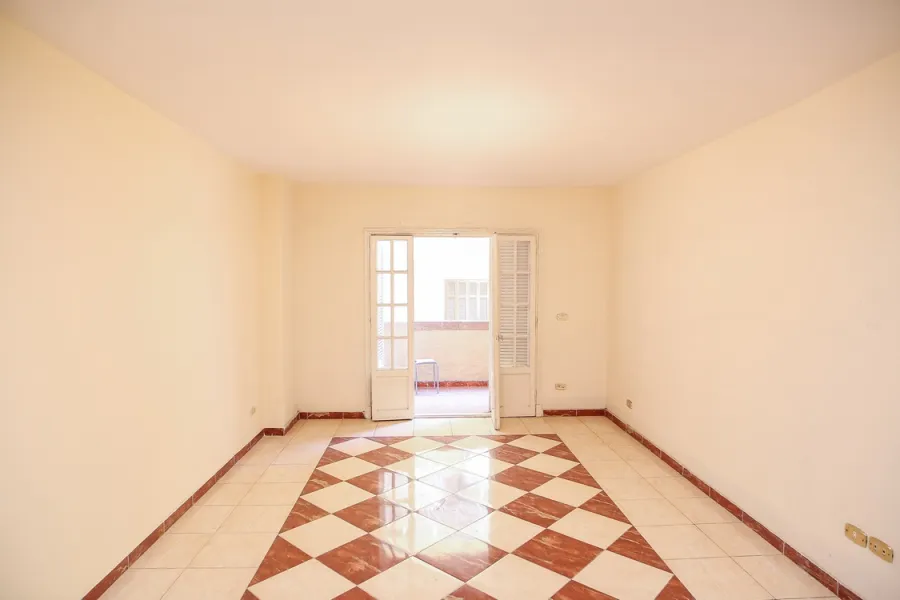 شقة للبيع 210م ستانلى (ش عبد الحميد العبادي)