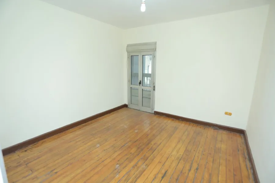 مكتب ادارى للايجار 200م زيزنيا (ش.أبو قير مباشرة)