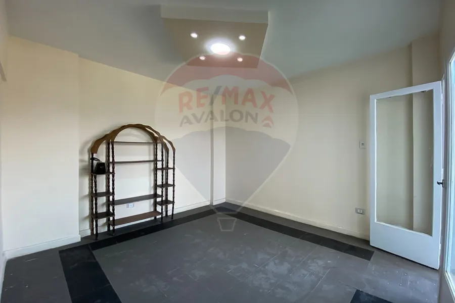 شقة للبيع 107 م سيدي جابر (مساكن الظباط - الجزء الاستثماري)