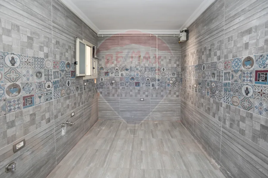 شقة للبيع 140 م لوران  (ش الاقبال)