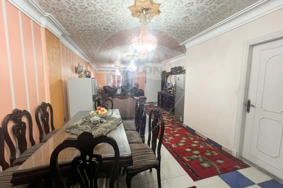 شقه للبيع  200 م كامب شيزار (ش بورسعيد)