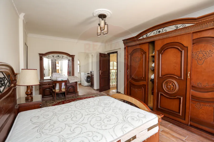 ڤيلا منفصلة للبيع الكينج (كومباوند الصفوة)  -  500 م