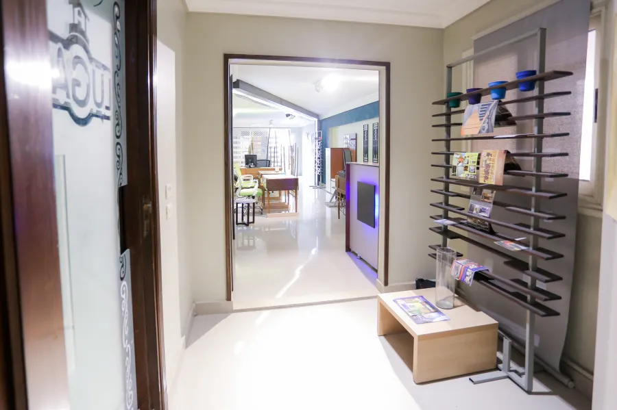 شقة مفروش إدارى للايجار 225 م سموحة (ش فوزى معاذ الرئيسي)