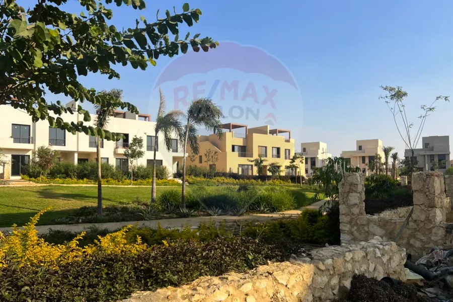 استلام فوري فيلا ستاند الون للبيع 330 م  (اكتوبر - O West)