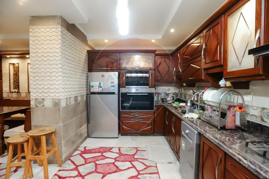 شقة للبيع 575م سموحة (ش فوزي معاذ الرئيسي)